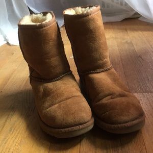 Chestnut UGG boots size 5